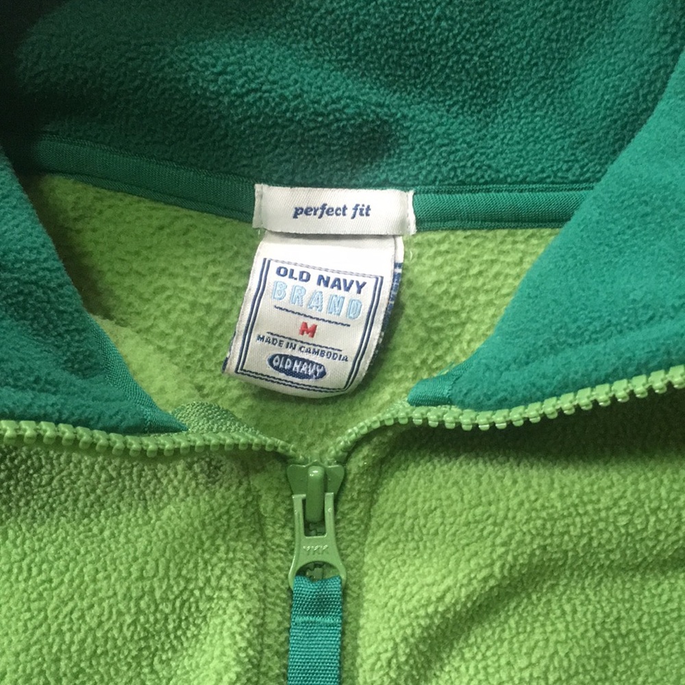 Three pullover jackets - Picture 5 of 7